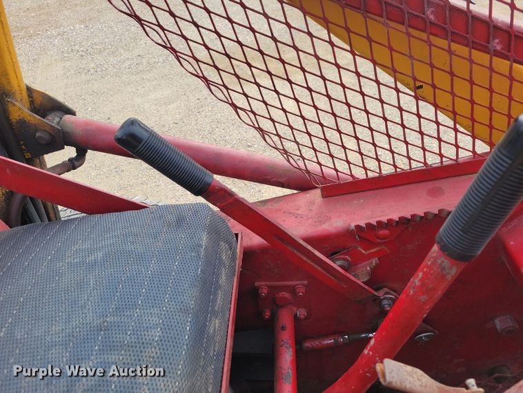 image for item OH9492 Melroe M400 skid steer loader