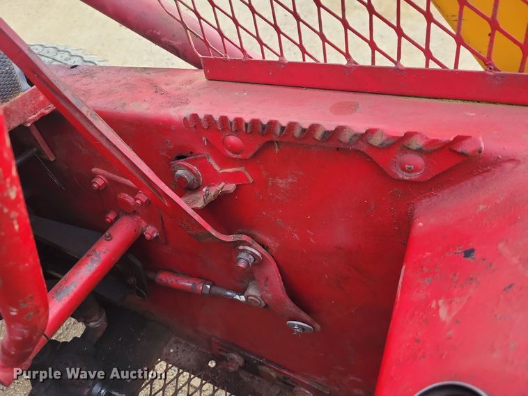 image for item OH9492 Melroe M400 skid steer loader