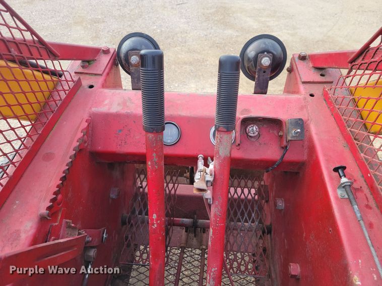 image for item OH9492 Melroe M400 skid steer loader