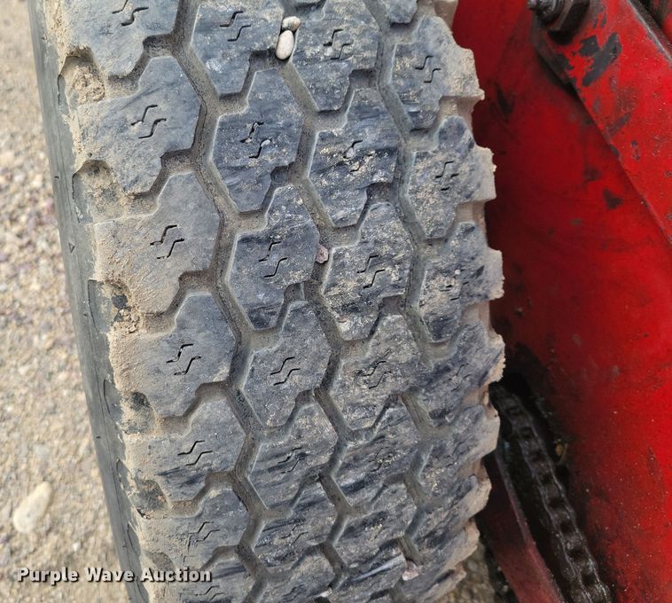 image for item OH9492 Melroe M400 skid steer loader