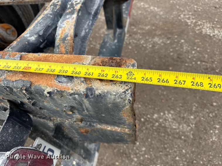 image for item DH9218 1998 International 4900 truck cab and chassis