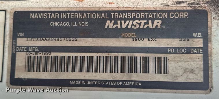 image for item DH9218 1998 International 4900 truck cab and chassis