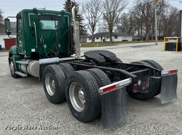 image for item DH9566 2009 Freightliner  Columbia semi truck