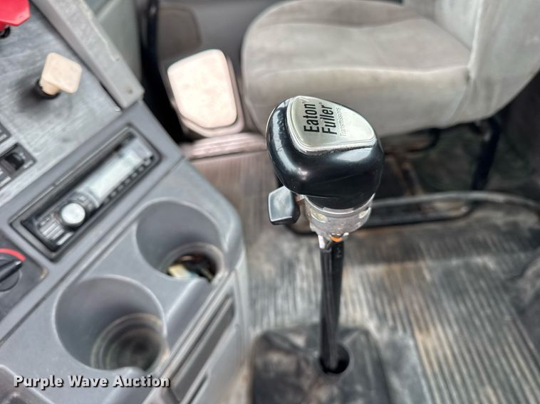 image for item DH9566 2009 Freightliner  Columbia semi truck