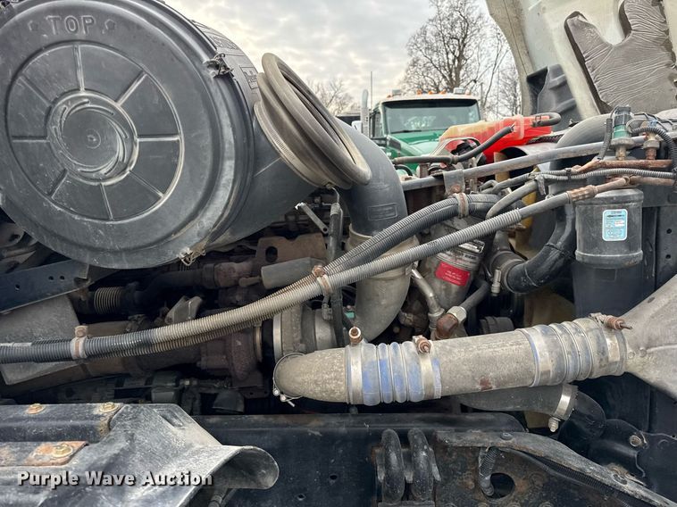 image for item DH9566 2009 Freightliner  Columbia semi truck