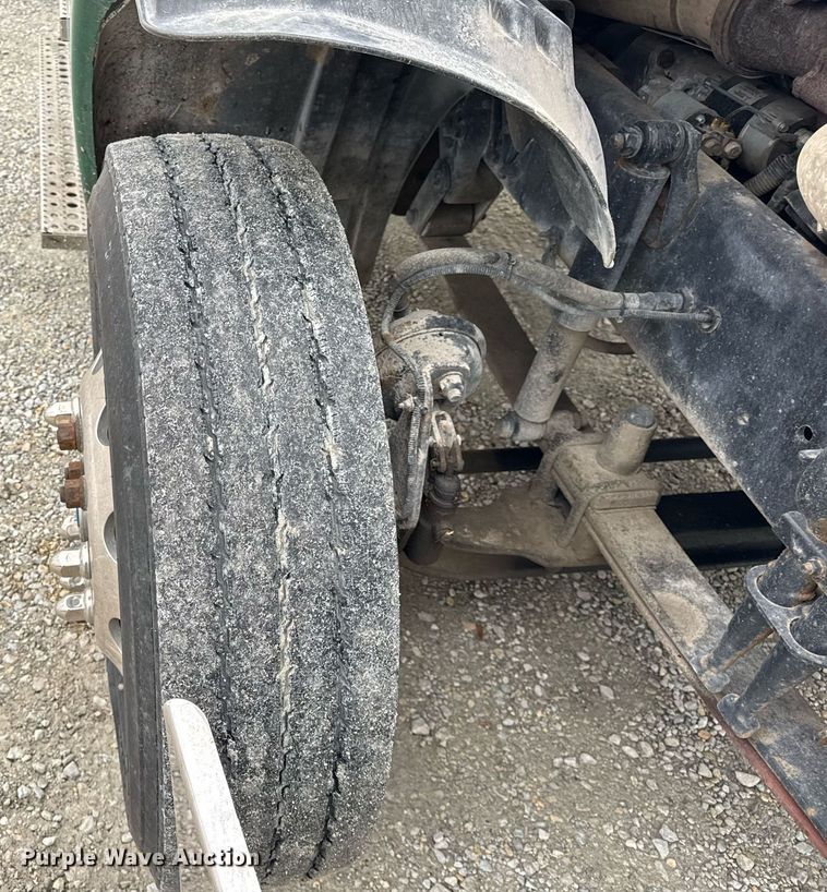 image for item DH9566 2009 Freightliner  Columbia semi truck