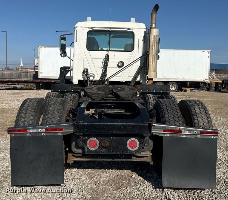 image for item DM5499 2006 Mack CXN613 semi truck