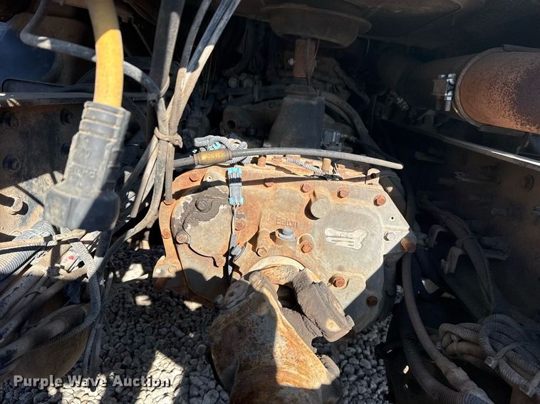 image for item DM5499 2006 Mack CXN613 semi truck