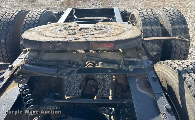 image for item DM5499 2006 Mack CXN613 semi truck