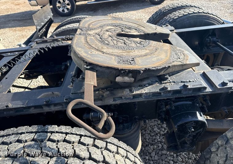 image for item DM5499 2006 Mack CXN613 semi truck