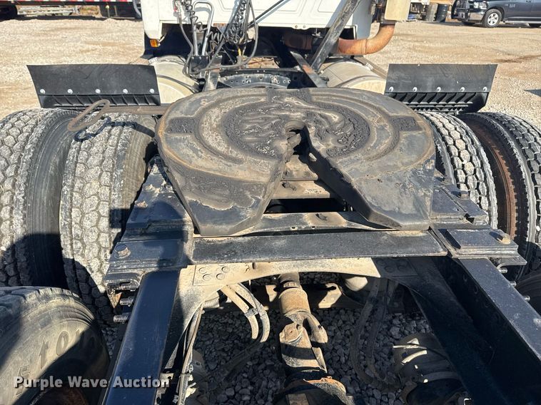 image for item DM5499 2006 Mack CXN613 semi truck