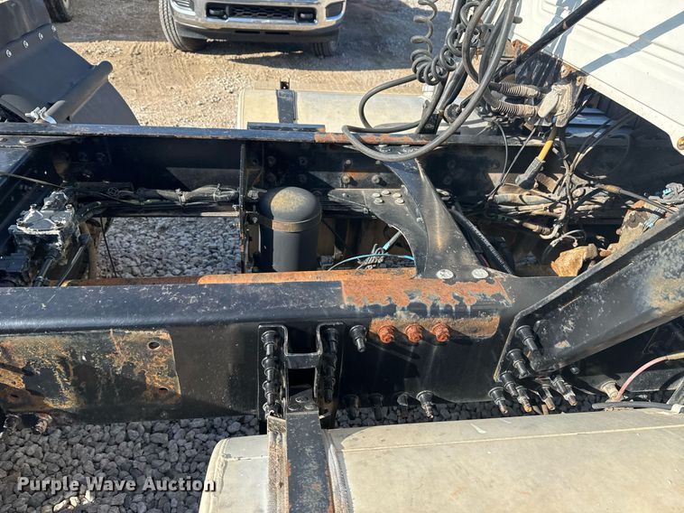 image for item DM5499 2006 Mack CXN613 semi truck