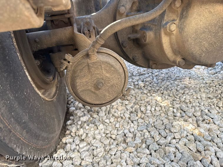 image for item DM5499 2006 Mack CXN613 semi truck