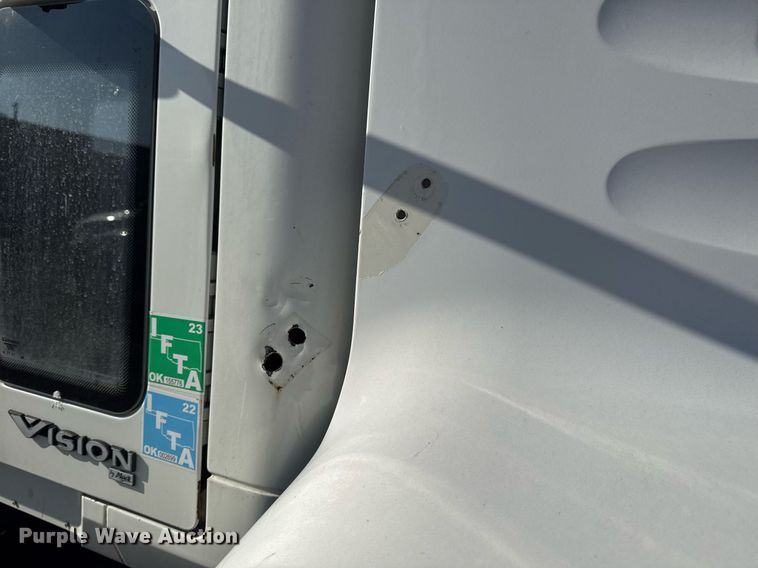 image for item DM5499 2006 Mack CXN613 semi truck