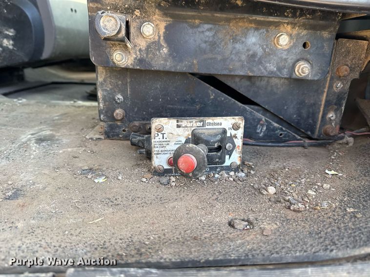 image for item DM5499 2006 Mack CXN613 semi truck