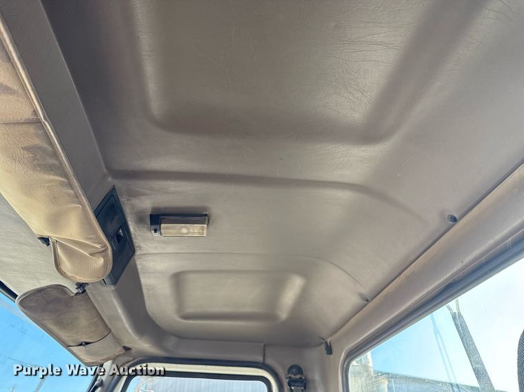 image for item DM5499 2006 Mack CXN613 semi truck