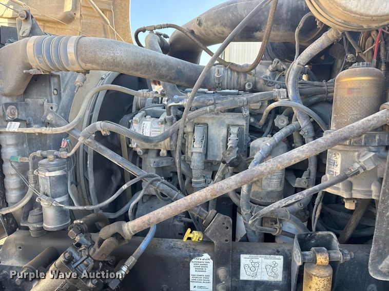 image for item DM5499 2006 Mack CXN613 semi truck