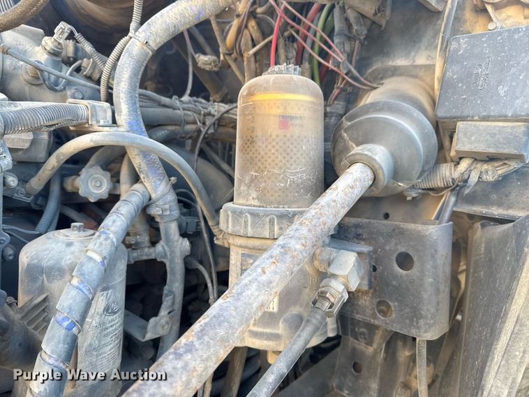 image for item DM5499 2006 Mack CXN613 semi truck