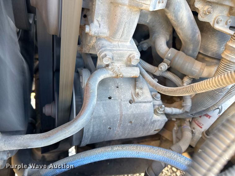 image for item DM5499 2006 Mack CXN613 semi truck