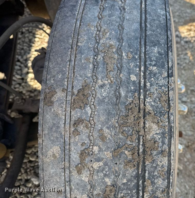 image for item DM5499 2006 Mack CXN613 semi truck