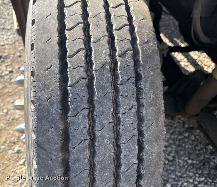 image for item DM5499 2006 Mack CXN613 semi truck