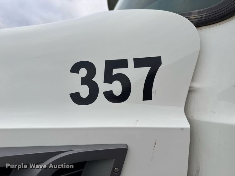 image for item DM5507 2018 Mack GU813 semi truck