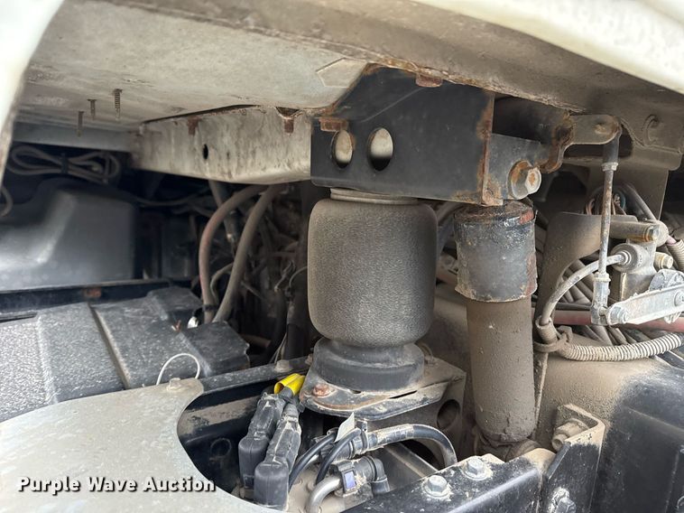 image for item DM5507 2018 Mack GU813 semi truck