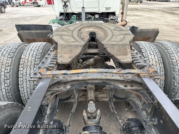 image for item DM5507 2018 Mack GU813 semi truck