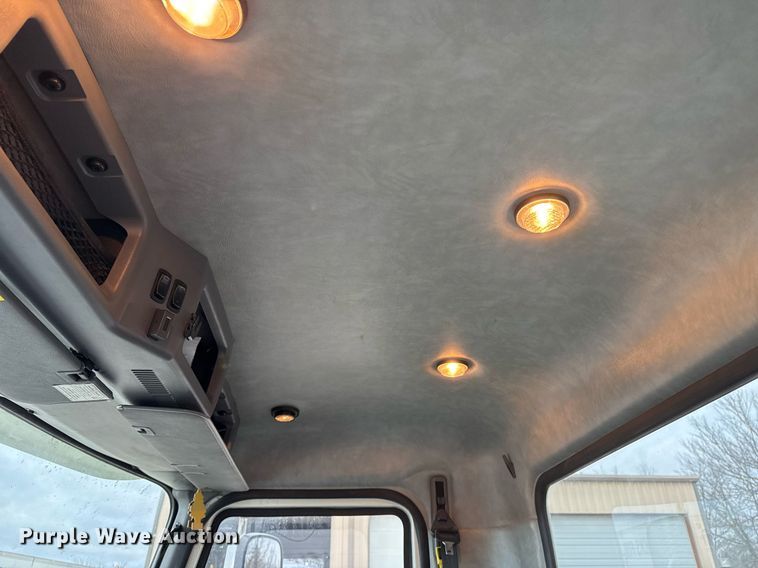 image for item DM5507 2018 Mack GU813 semi truck