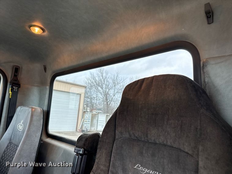 image for item DM5507 2018 Mack GU813 semi truck