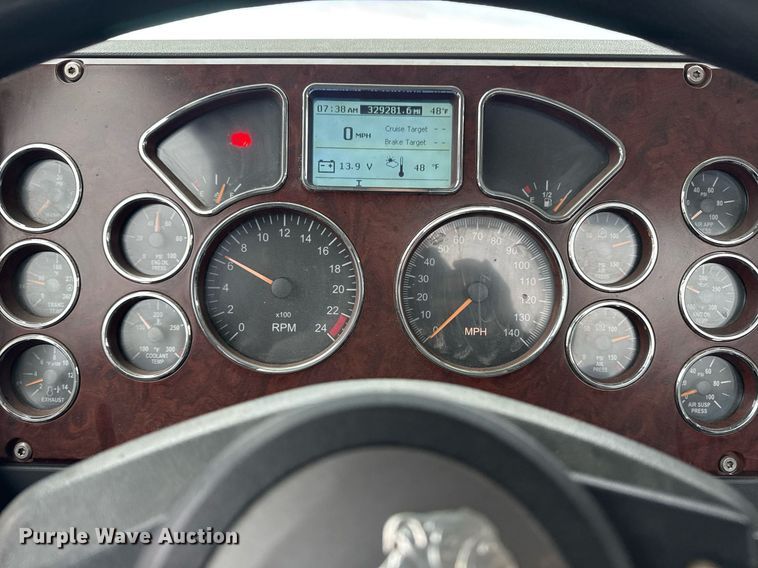 image for item DM5507 2018 Mack GU813 semi truck