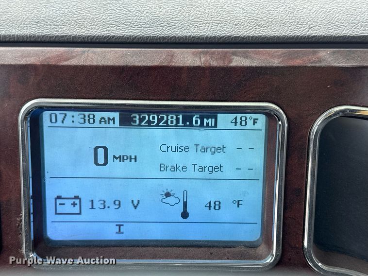 image for item DM5507 2018 Mack GU813 semi truck