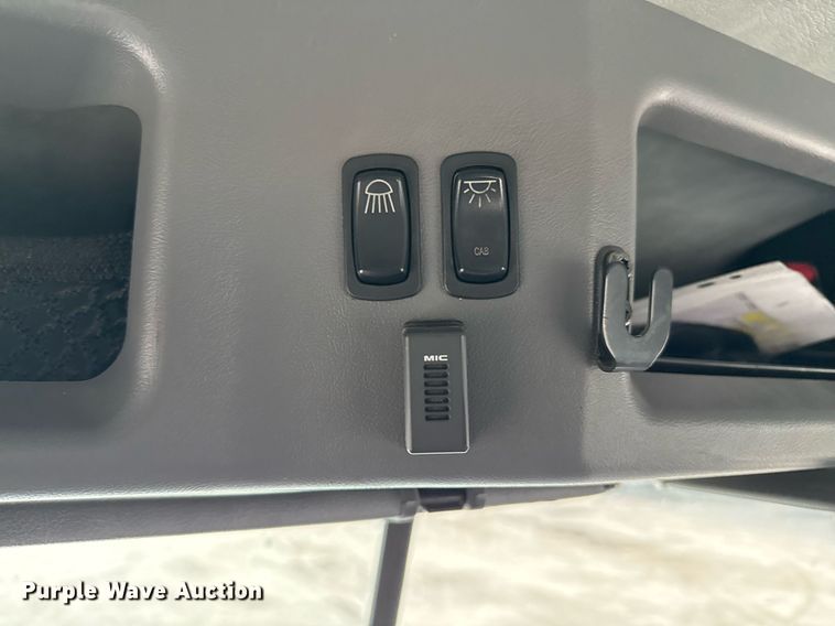 image for item DM5507 2018 Mack GU813 semi truck