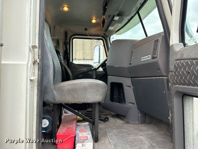 image for item DM5507 2018 Mack GU813 semi truck