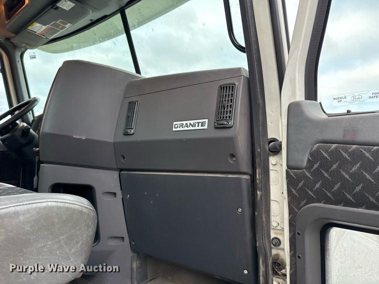 image for item DM5507 2018 Mack GU813 semi truck