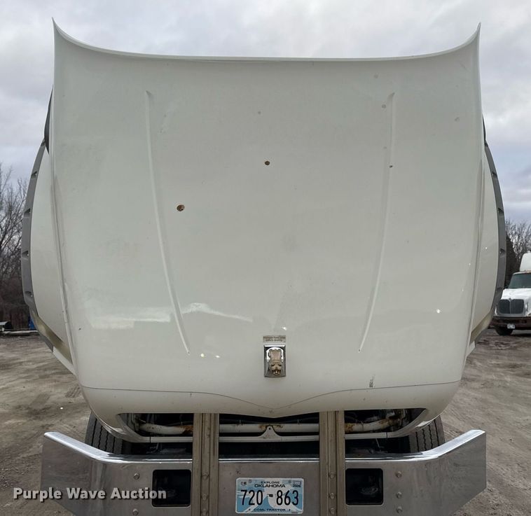 image for item DM5507 2018 Mack GU813 semi truck