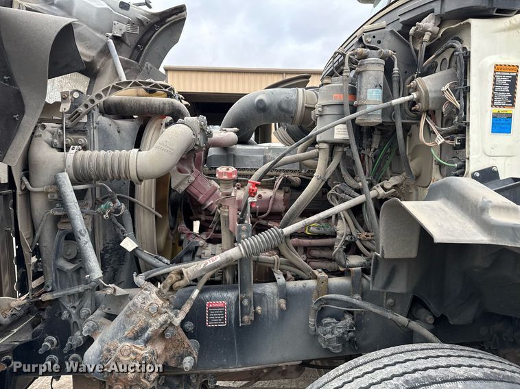 image for item DM5507 2018 Mack GU813 semi truck