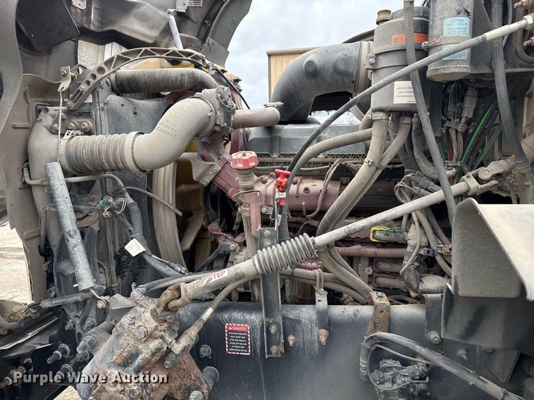 image for item DM5507 2018 Mack GU813 semi truck