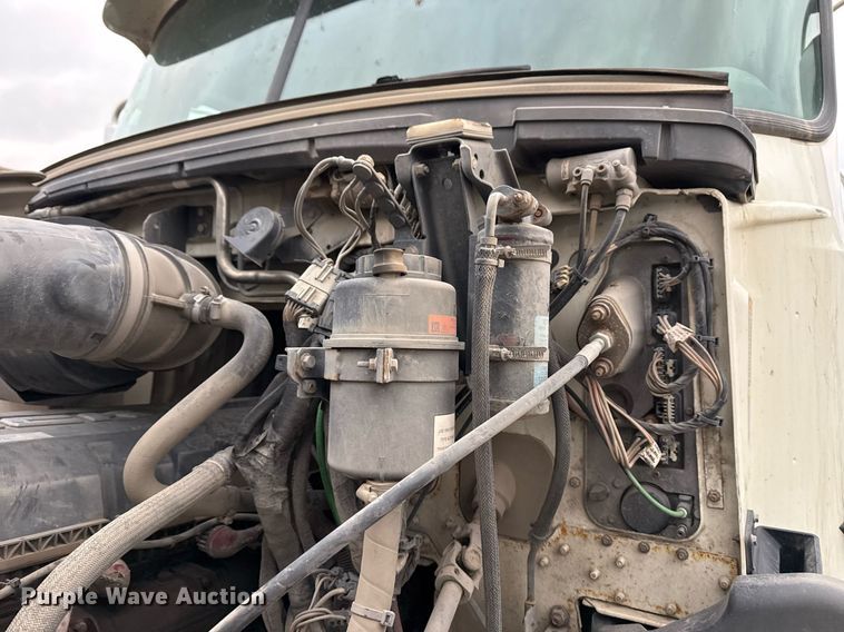 image for item DM5507 2018 Mack GU813 semi truck