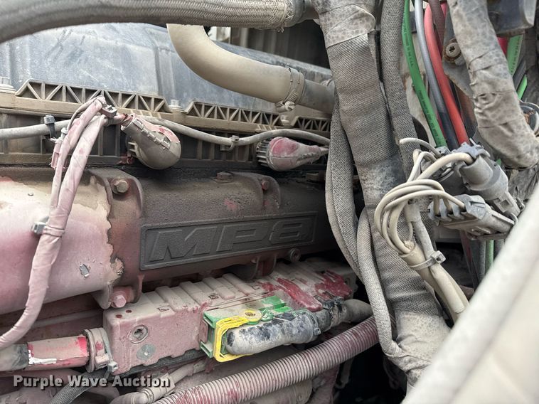 image for item DM5507 2018 Mack GU813 semi truck