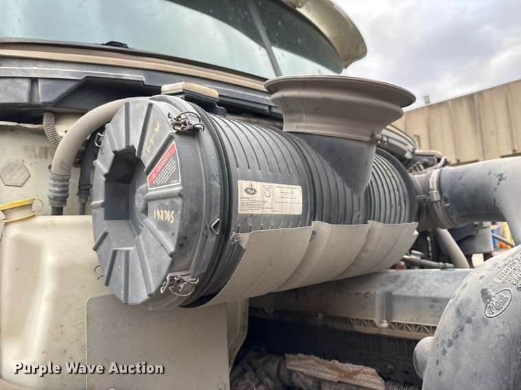 image for item DM5507 2018 Mack GU813 semi truck