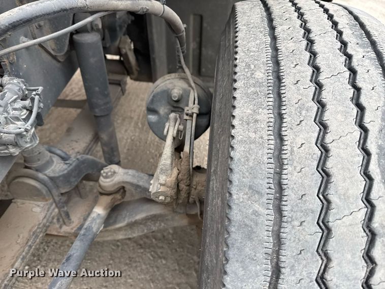 image for item DM5507 2018 Mack GU813 semi truck