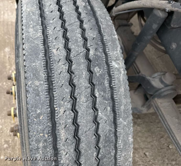 image for item DM5507 2018 Mack GU813 semi truck