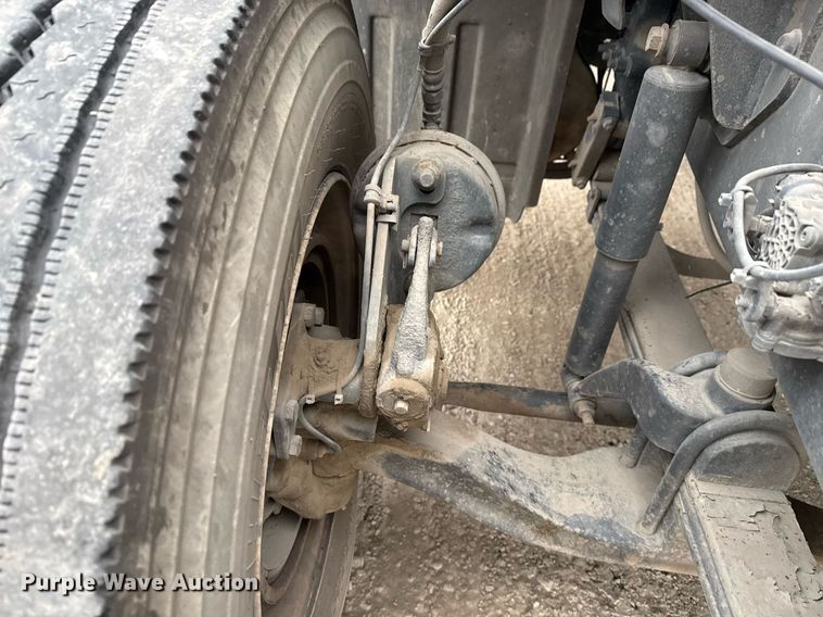 image for item DM5507 2018 Mack GU813 semi truck