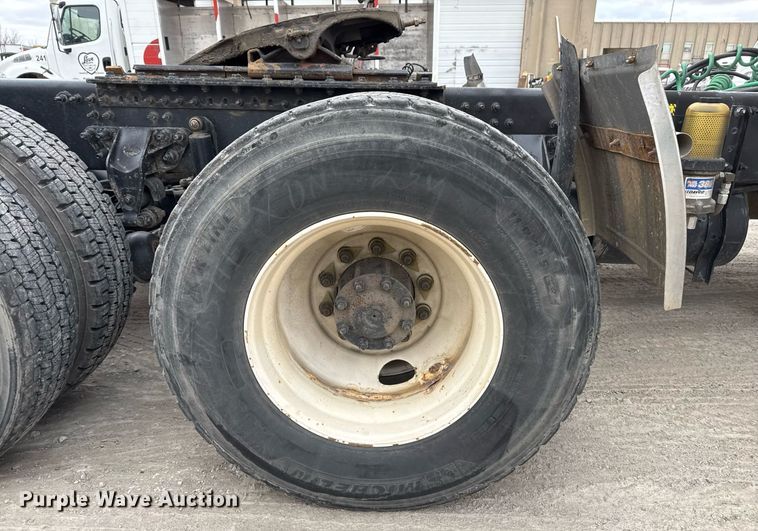 image for item DM5507 2018 Mack GU813 semi truck