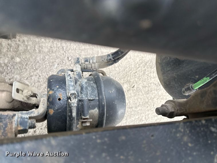 image for item DM5507 2018 Mack GU813 semi truck