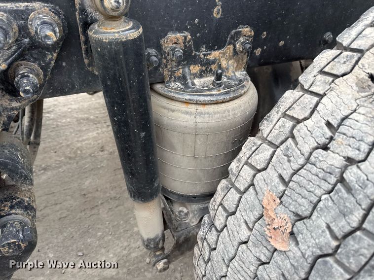 image for item DM5507 2018 Mack GU813 semi truck