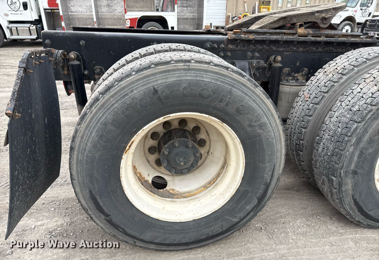 image for item DM5507 2018 Mack GU813 semi truck