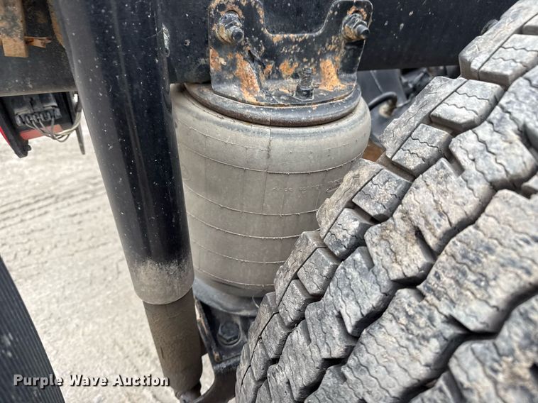 image for item DM5507 2018 Mack GU813 semi truck