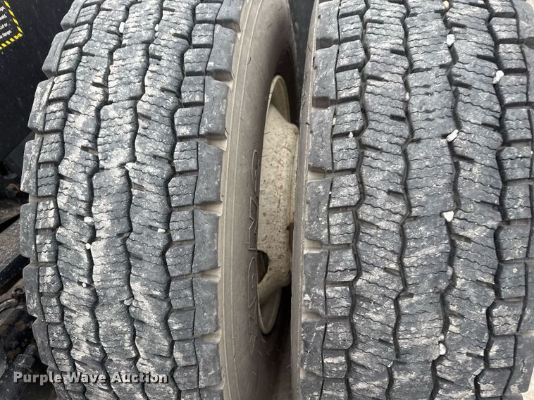 image for item DM5507 2018 Mack GU813 semi truck